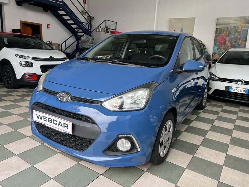 Blu/azzurro Usata 2015 Hyundai i10 Edition Due volumi | 5500 € (Ottimo prezzo) - Immagine 1/4
