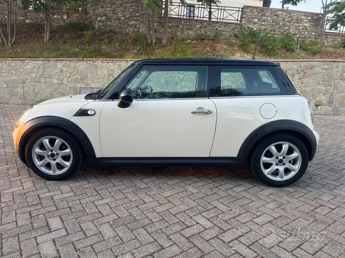 Usata Mini Cooper 109 CV (80 kW) 2008 Beige Utilitaria