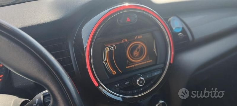 Usata Mini Cooper D 116 CV (85 kW) 2016 Verde Utilitaria