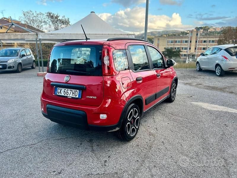 Usata Fiat Panda Cross Cross 70 CV (51 kW) 2022 Rosso Utilitaria