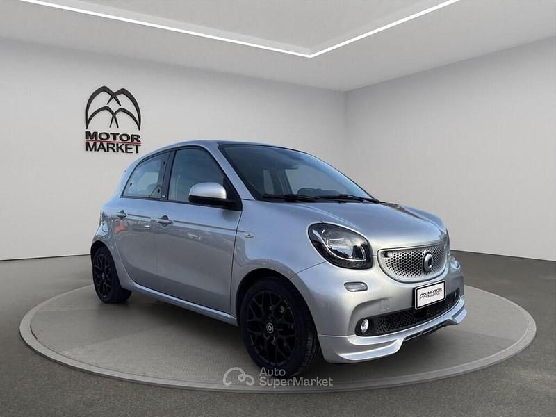 Usata Smart ForFour Superpassion 90 CV (66 kW) 2019 Argento Utilitaria