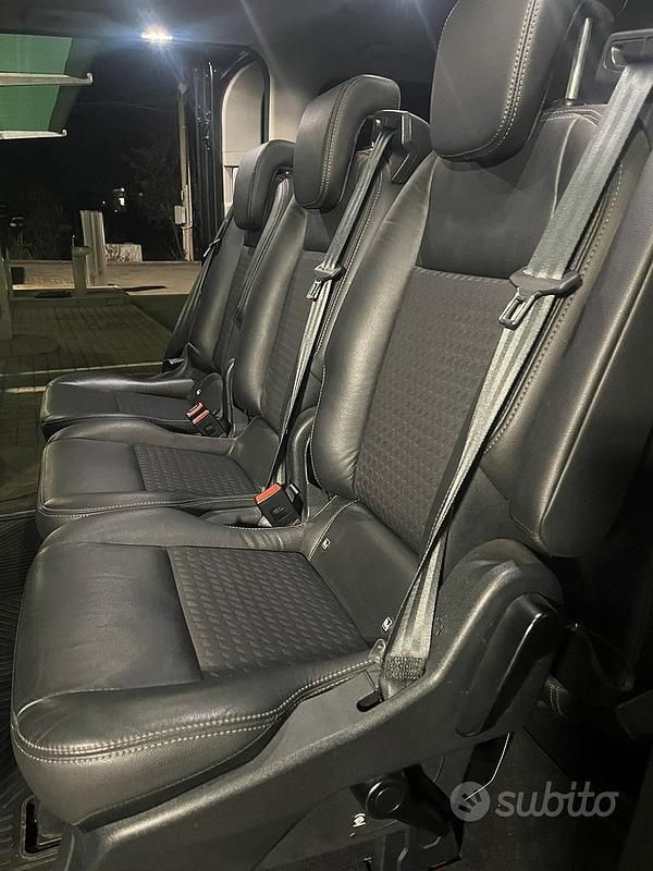 Usata Ford Tourneo Custom Sport 185 CV (136 kW) 2022 Grigio Furgone