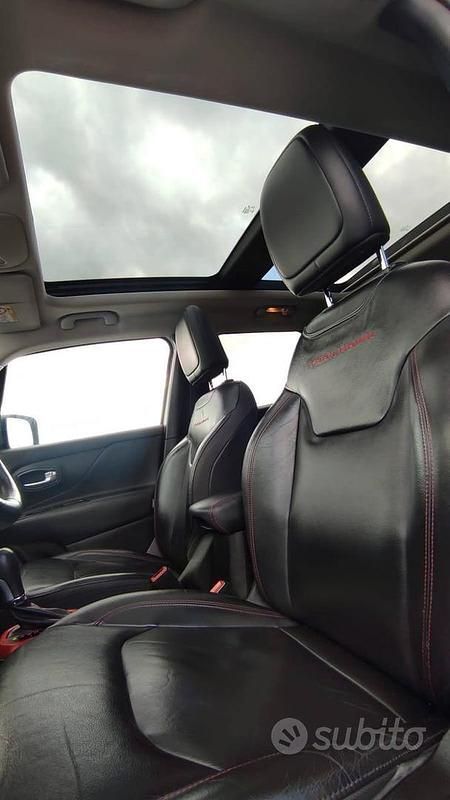 Bianco Usata 2016 Jeep Renegade Trailhawk SUV | 12.500 € (Buon prezzo) - Immagine 1/4