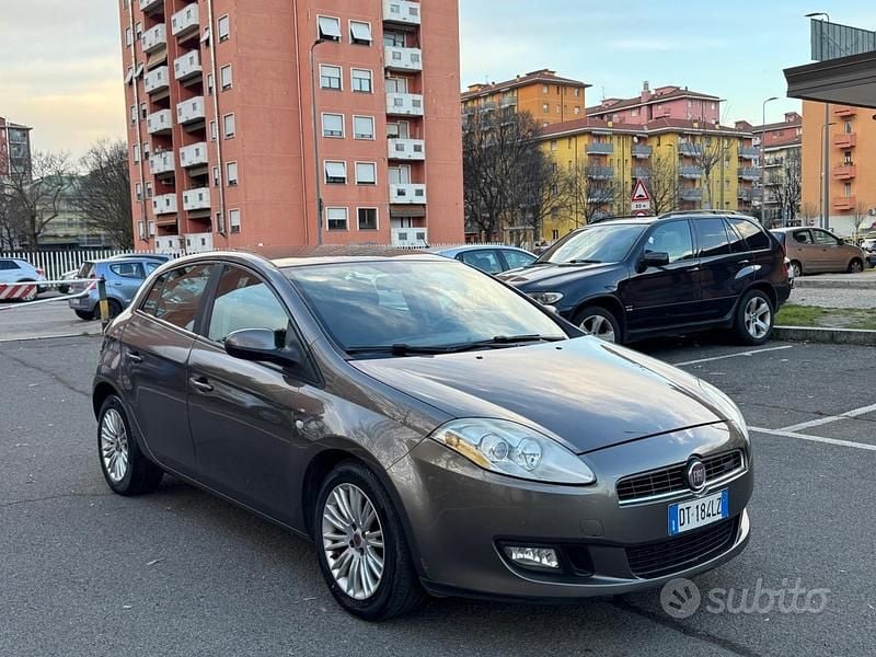 Usata Fiat Bravo Emotion 120 CV (88 kW) 2009 Marrone Utilitaria
