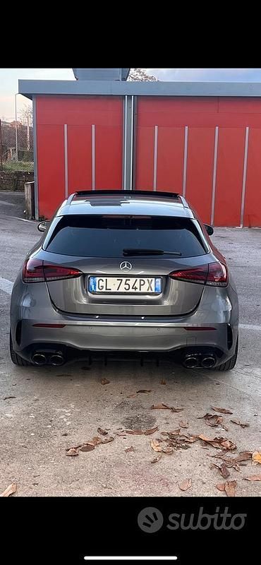 Grigio Usata 2019 Mercedes A250 Tre volumi | 27.000 € (Buon prezzo) - Immagine 1/4