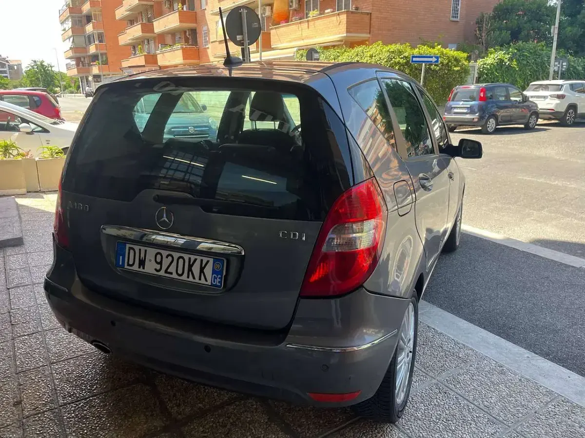 Usata Mercedes A180 Elegance 109 CV (80 kW) 2009 Argento Monovolume