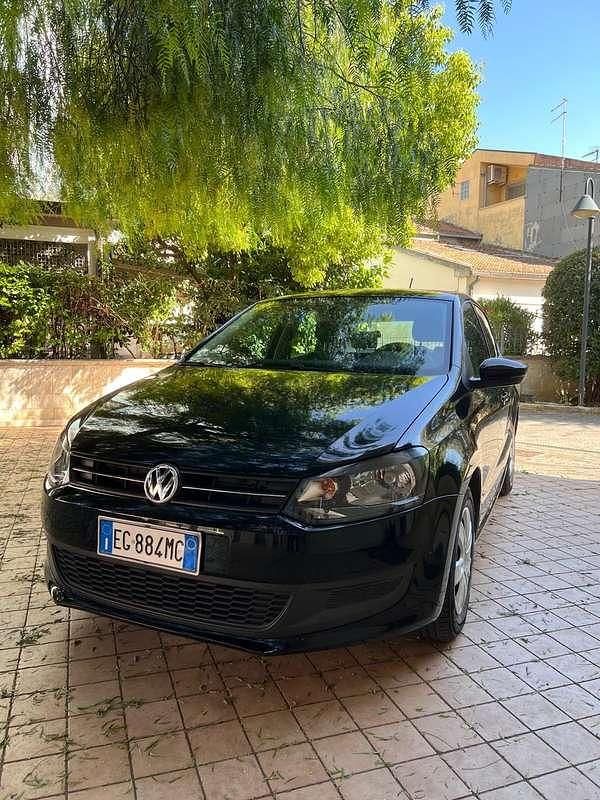 Usata 2011 VW Polo Trendline Tre volumi | 3700 € (Ottimo prezzo) - Immagine 1/4