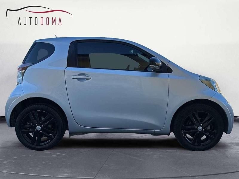 Usata Toyota iQ Executive 98 CV (72 kW) 2011 Argento Utilitaria