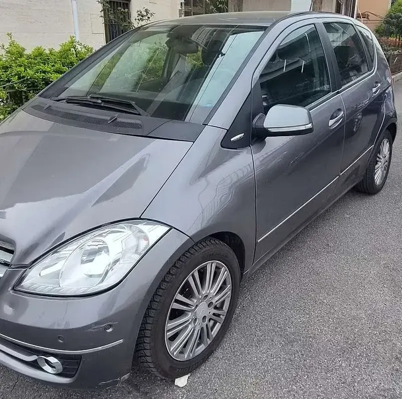 Usata Mercedes 180 109 CV (80 kW) 2010 Berlina