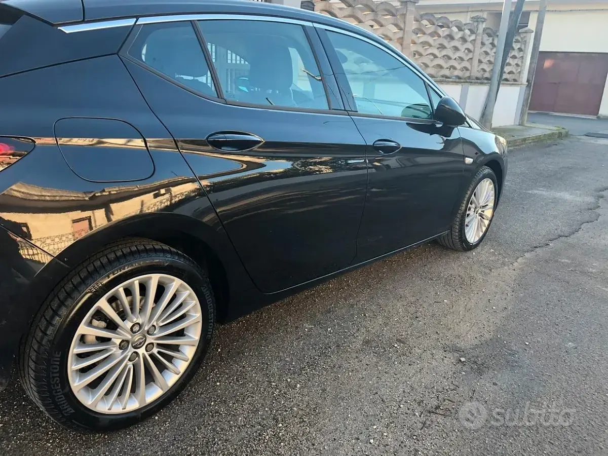 Usata Opel Astra 136 CV (100 kW) 2015 Nero Berlina