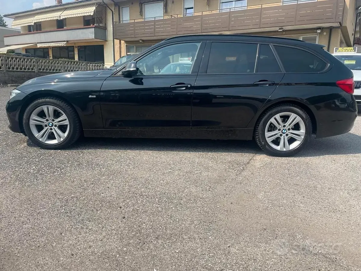 Usata BMW 320 Sport Line 190 CV (139 kW) 2017 Nero Station wagon