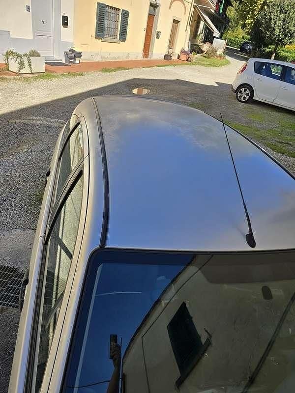 Usata Ford Focus Zetec 131 CV (96 kW) 2000 Argento Berlina