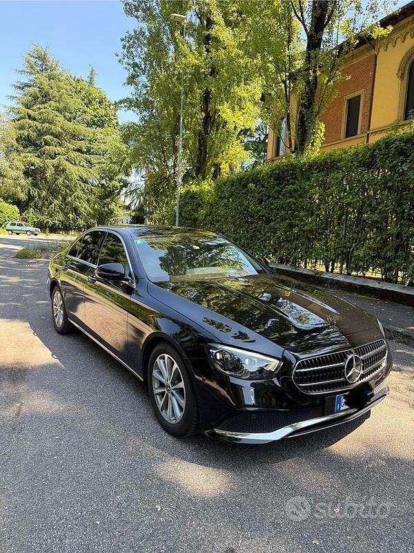 Usata Mercedes E220 Premium 194 CV (142 kW) 2020 Nero Berlina