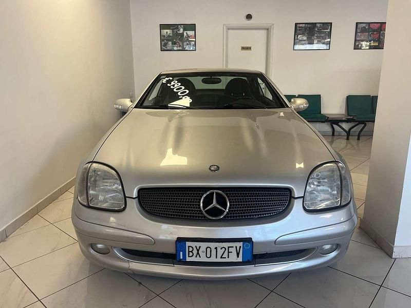 Usata Mercedes SLK200 163 CV (119 kW) 2001 Argento Cabrio