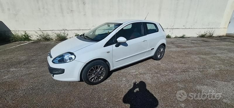 Usata Fiat Punto Evo Active 77 CV (56 kW) 2010 Bianco Utilitaria