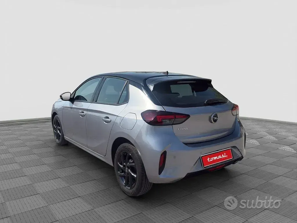 Usata Opel Corsa 101 CV (74 kW) 2023 Gris artense Utilitaria