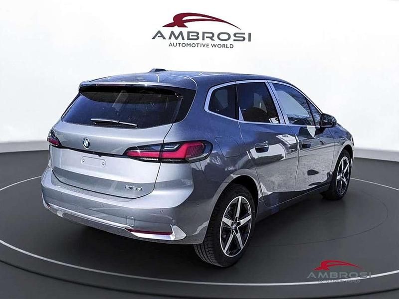 Usata BMW 218 Luxury Line 150 CV (110 kW) 2024 Skyscraper grey metallic Monovolume