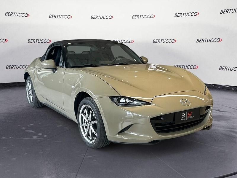 Nuova Mazda MX5 132 CV (97 kW) 2025 Zircon sand Cabrio
