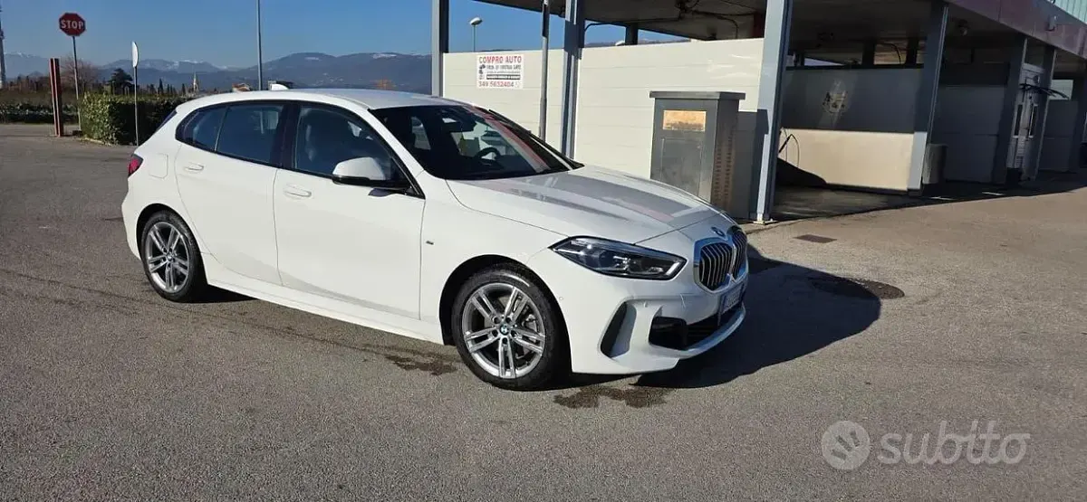 Usata BMW 116 M Sport 116 CV (85 kW) 2022 Bianco Utilitaria