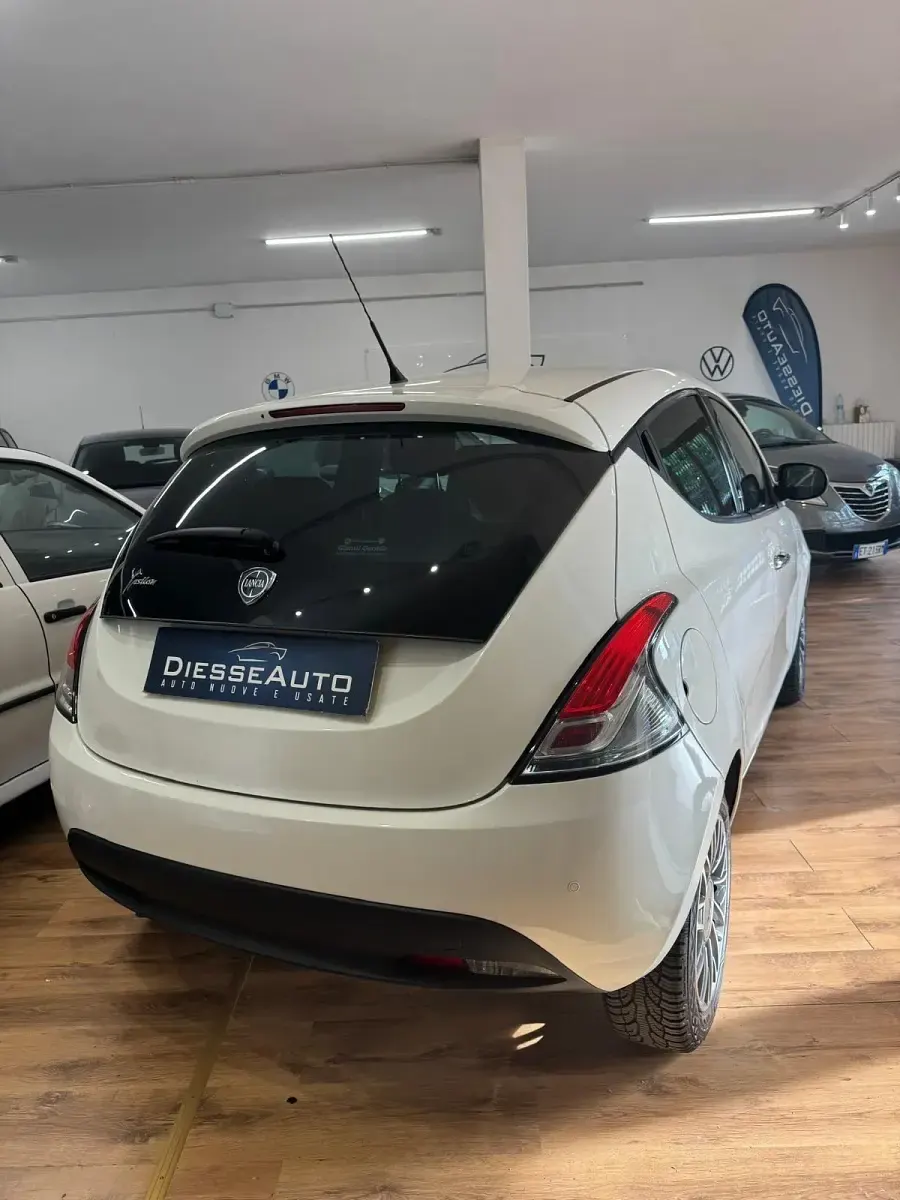 Usata Lancia Ypsilon S 95 CV (69 kW) 2011 Bianco Utilitaria