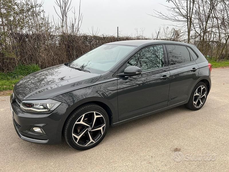 Usata VW Polo Highline 95 CV (69 kW) 2022 Grigio Utilitaria