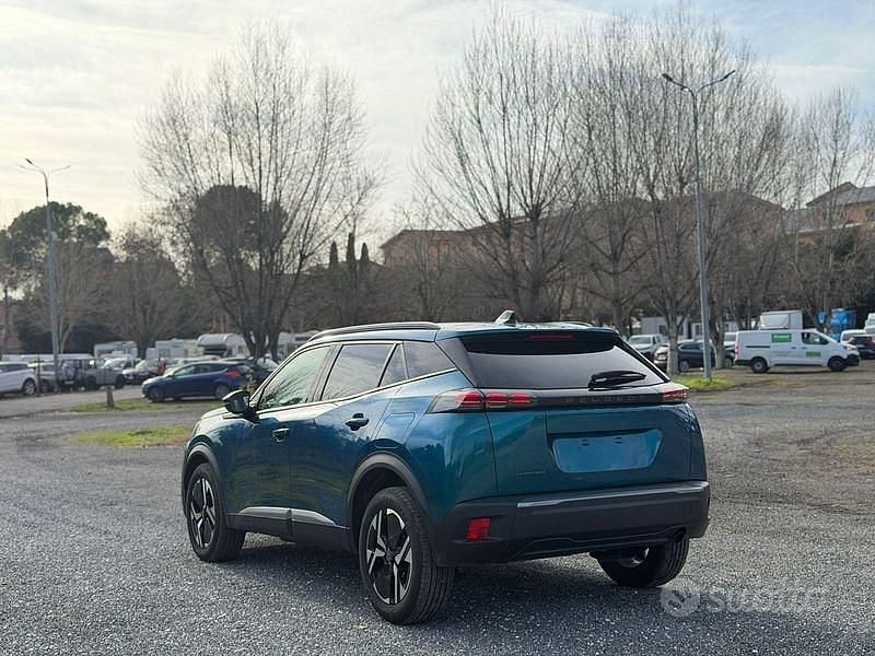 Usata Peugeot 2008 Allure 101 CV (74 kW) 2025 Verde SUV
