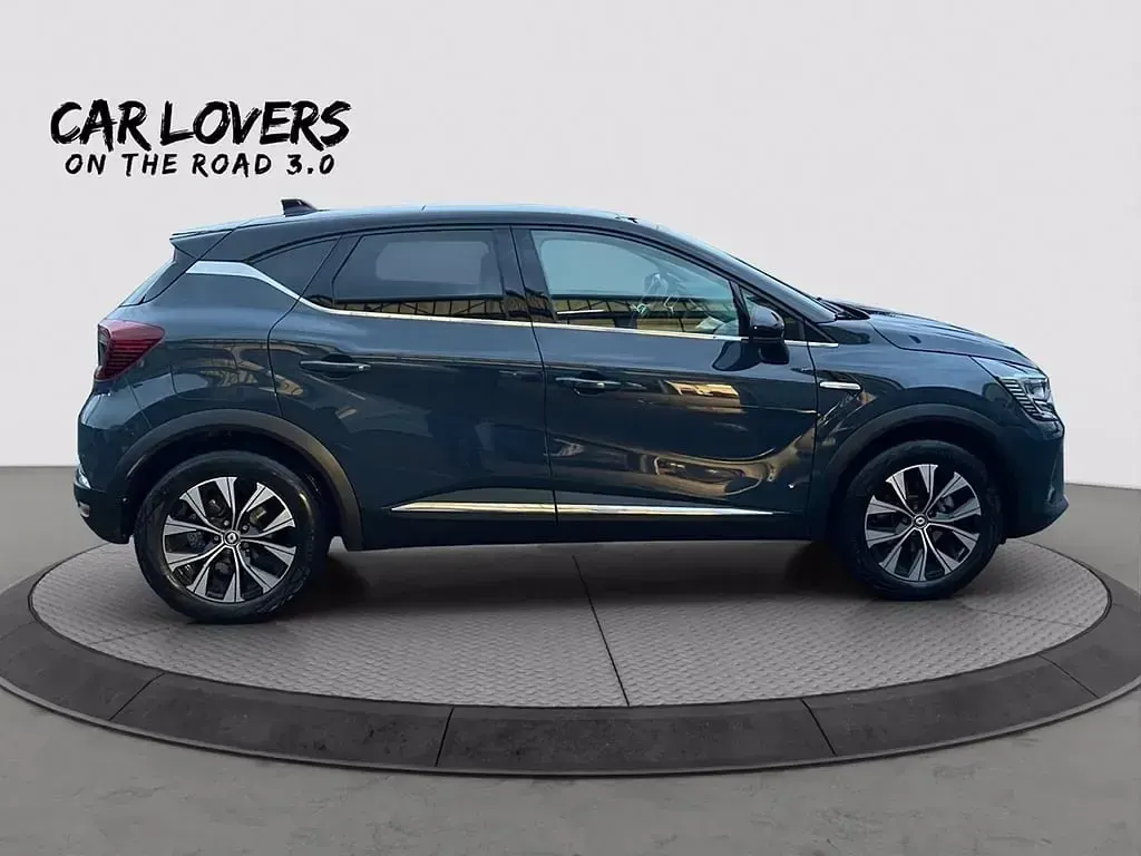 Usata Renault Captur Techno 145 CV (106 kW) 2023 Blu scuro SUV