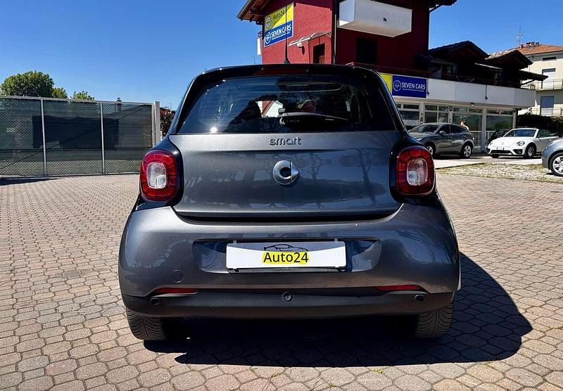 Usata Smart ForFour Passion 90 CV (66 kW) 2018 Grigio Utilitaria