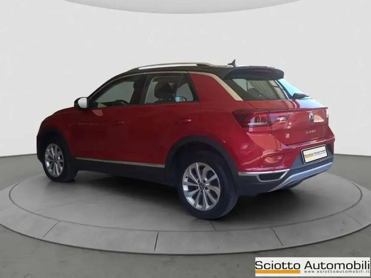 Usata VW T-Roc Style 110 CV (80 kW) 2023 Rosso SUV
