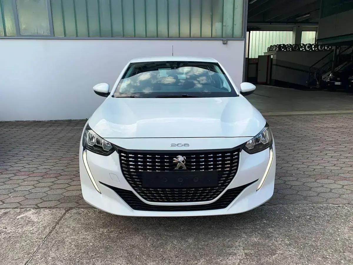 Usata Peugeot 208 75 CV (55 kW) 2023 Bianco Utilitaria