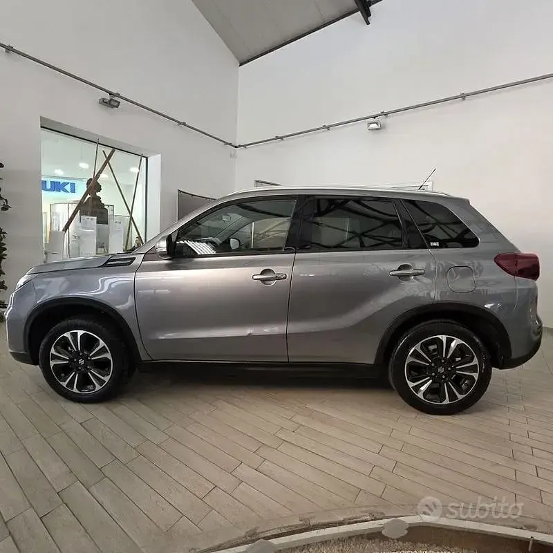 Second-hand Suzuki Vitara Cool 129 CP (94 kW) 2022 Gri SUV