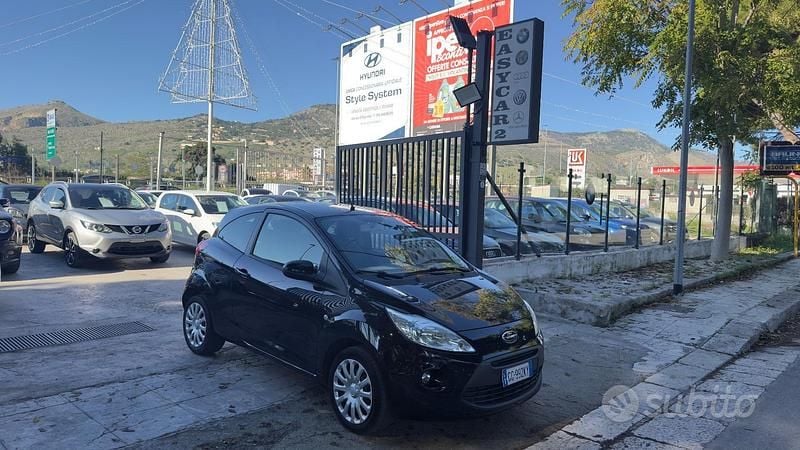 Usata Ford Ka Titanium 69 CV (50 kW) 2014 Nero Berlina