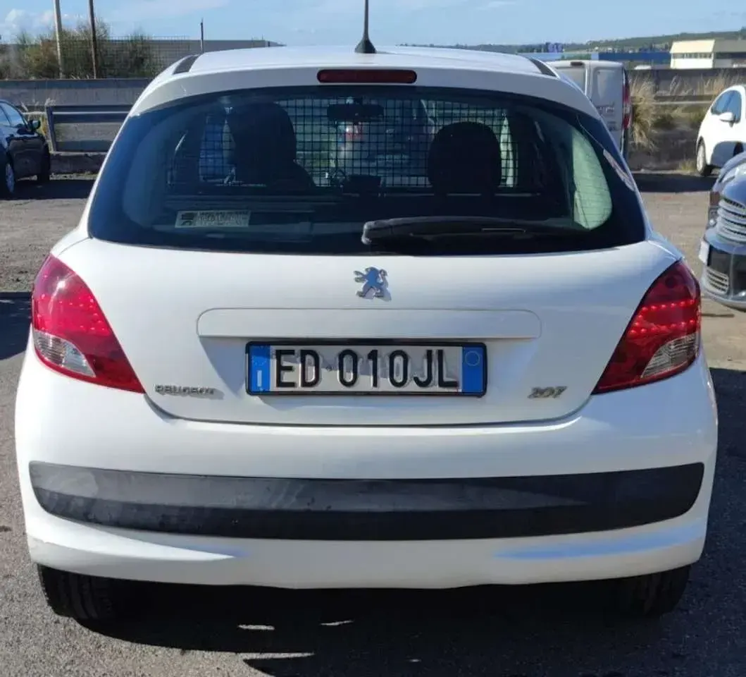 Usata Peugeot 207 68 CV (50 kW) 2010 Bianco Furgone