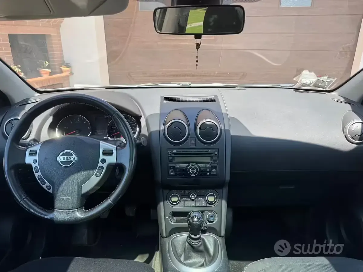 Usata Nissan Qashqai 150 CV (110 kW) 2011 Grigio SUV