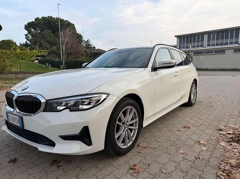 Bianco Usata 2020 BMW 320 Sport Line Station wagon | 16.700 € (Super prezzo) - Immagine 1/4