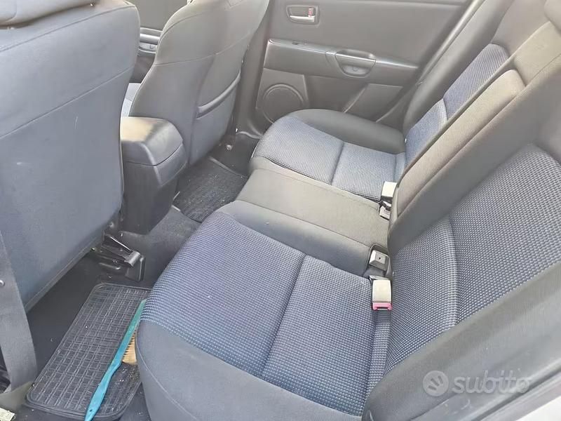 Begagnad Mazda 3 105 HK (77 kW) 2006 Grå Sedan