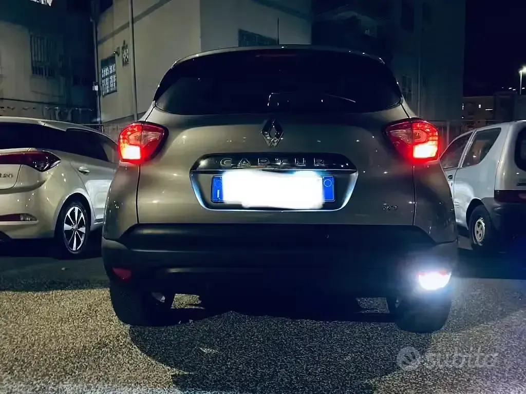 Usata Renault Captur 110 CV (80 kW) 2015 Grigio SUV