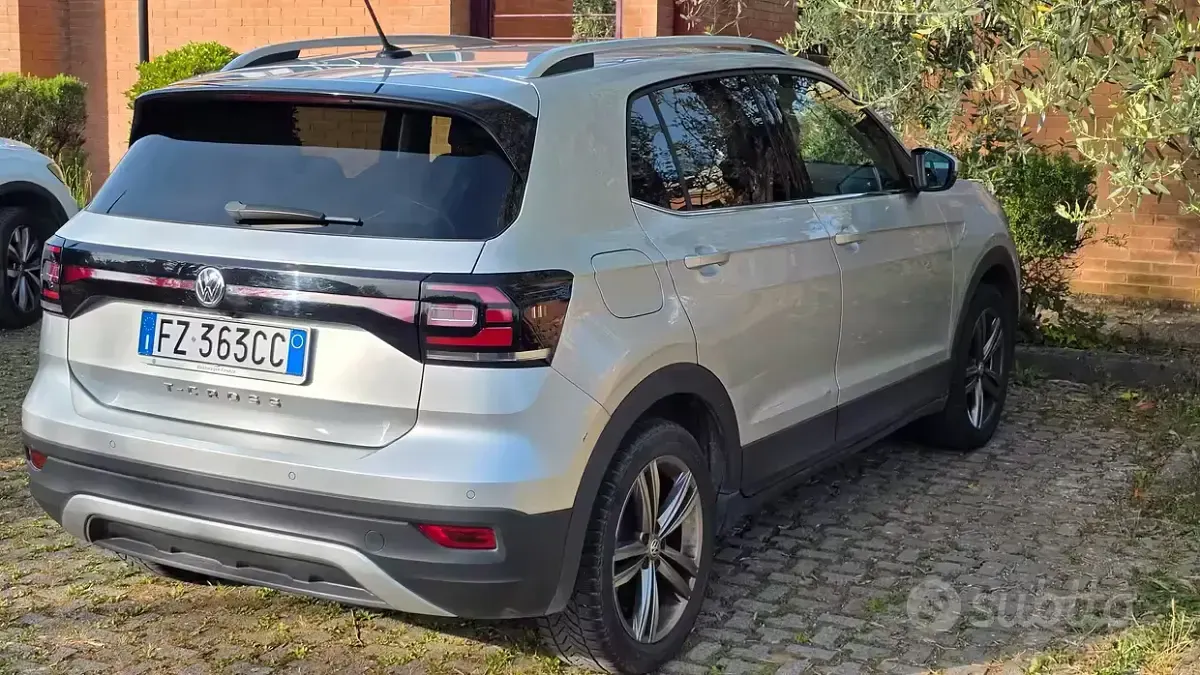 Usata VW T-Cross Advance 95 CV (69 kW) 2019 Grigio SUV