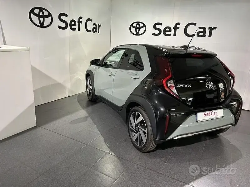 Usata Toyota Aygo X Lounge 72 CV (52 kW) 2024 Verde SUV