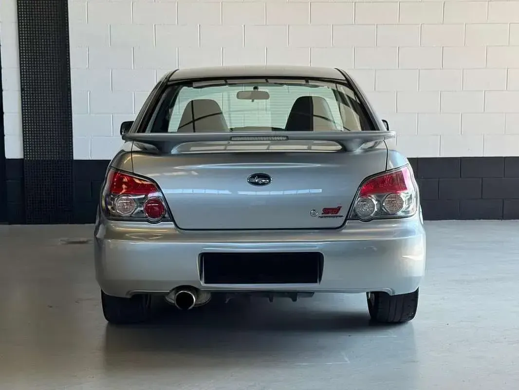 Usata Subaru Impreza 280 CV (205 kW) 2006 Argento Berlina