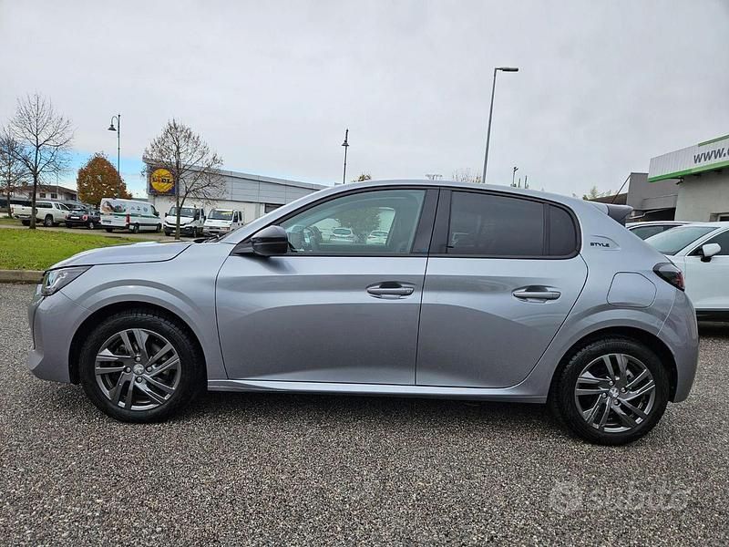 Usata Peugeot 208 Style 101 CV (74 kW) 2022 Grigio Utilitaria