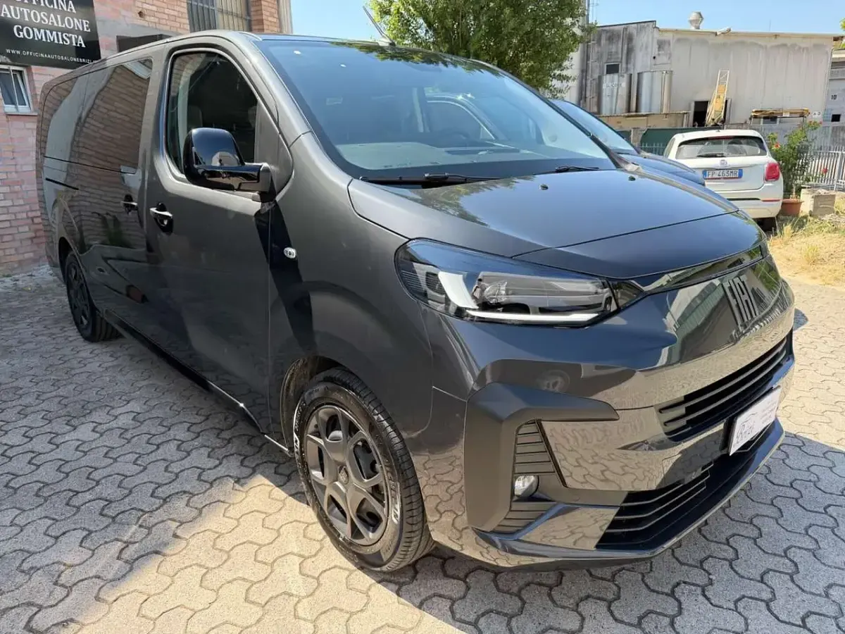 Usata Fiat Ulysse 130 kW (177 CV) 2025 Grigio Monovolume