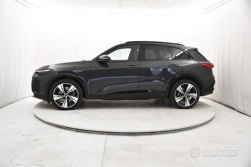 Usata Audi Q5 S-Line 2025 Grigio SUV