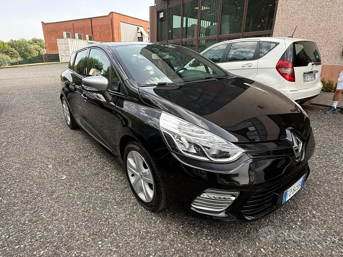 Usata Renault Clio GT 118 CV (86 kW) 2016 Nero Station wagon
