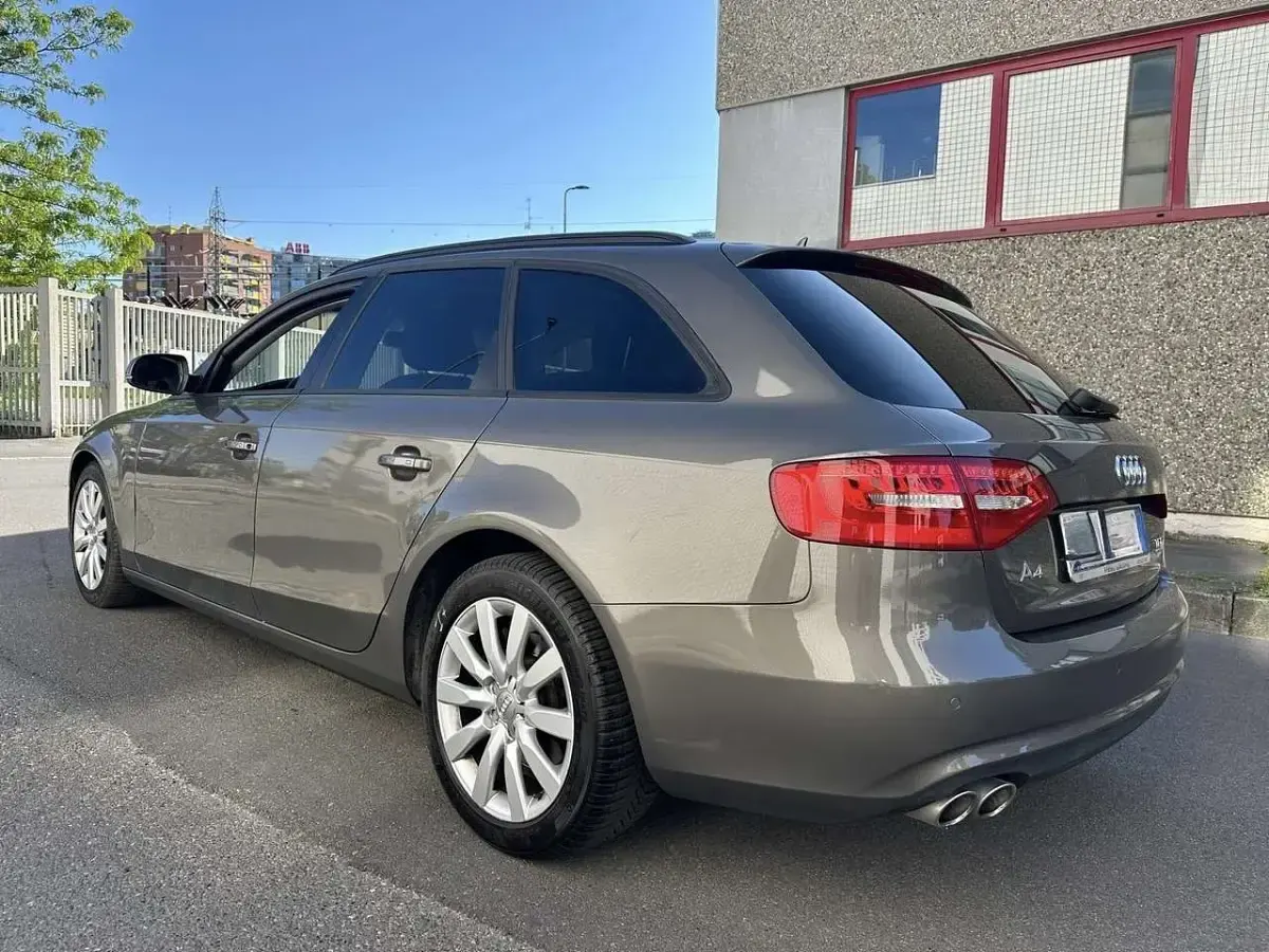 Usata Audi A4 Business Plus 190 CV (139 kW) 2015 Grigio Station wagon