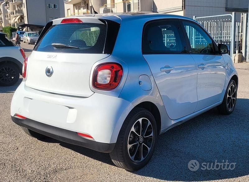 Usata Smart ForFour Passion 71 CV (52 kW) 2016 Bianco Utilitaria