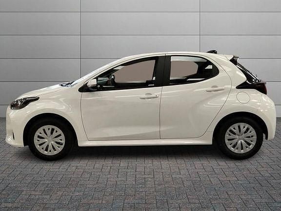 Nuova Toyota Yaris Hybrid Active 116 CV (85 kW) 2026 Bianco Berlina