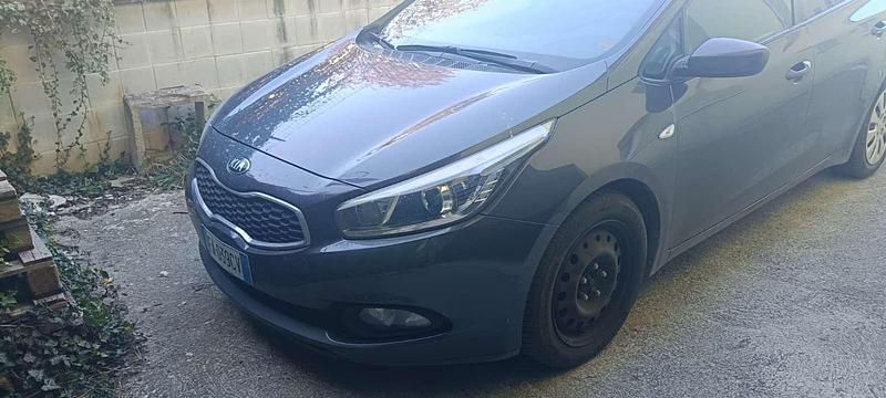 Usata Kia Ceed Sportswagon Active 90 CV (66 kW) 2015 Grigio Station wagon