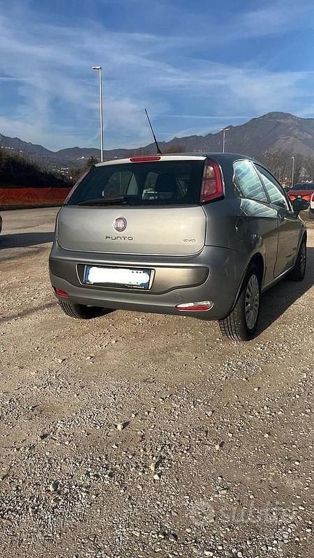 Usata Fiat Punto 77 CV (56 kW) 2010 Grigio Berlina