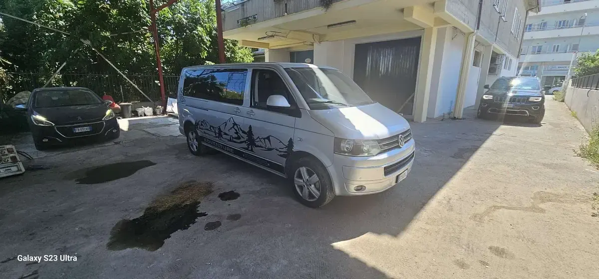Usata VW Caravelle 179 CV (131 kW) 2011 Argento Furgone
